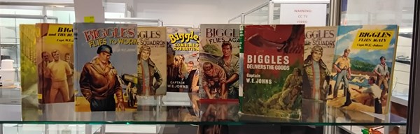 Lot 1139 - BIGGLES BOOKS