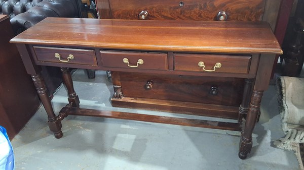 Lot 436 - CONSOLE TABLE