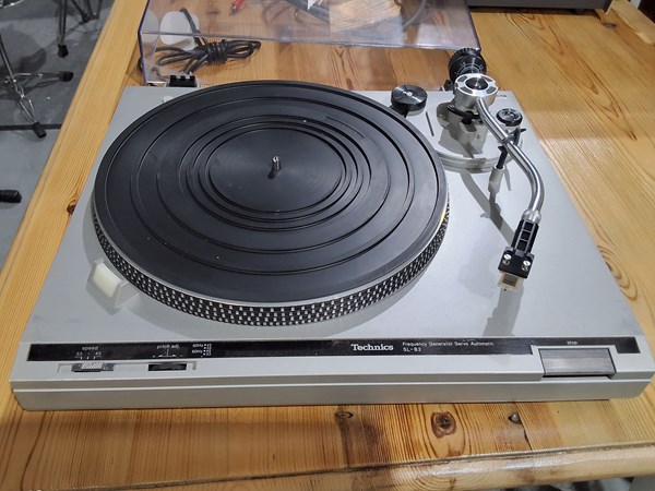 Lot 1347 - STEREO TURNTABLE