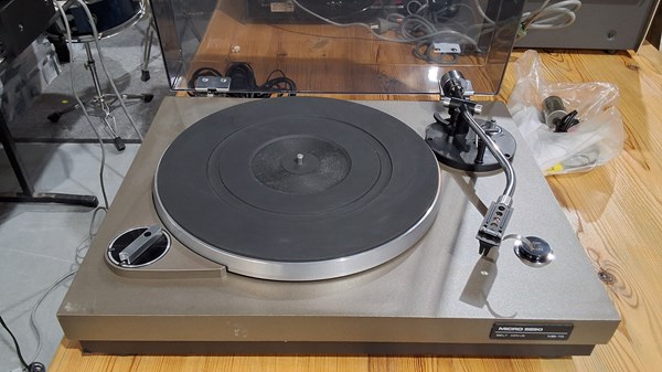 Lot 376 - STEREO TURNTABLE