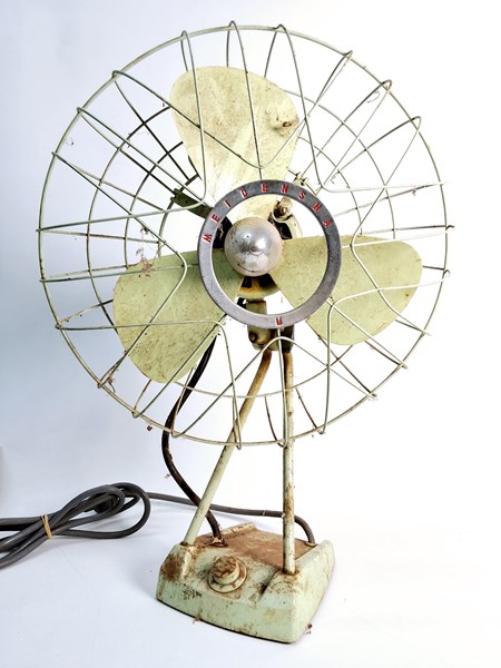 Lot 1318 - TABLE FAN