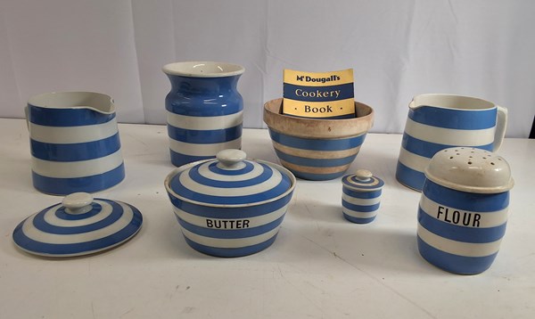 Lot 1184 - CORNISHWARE