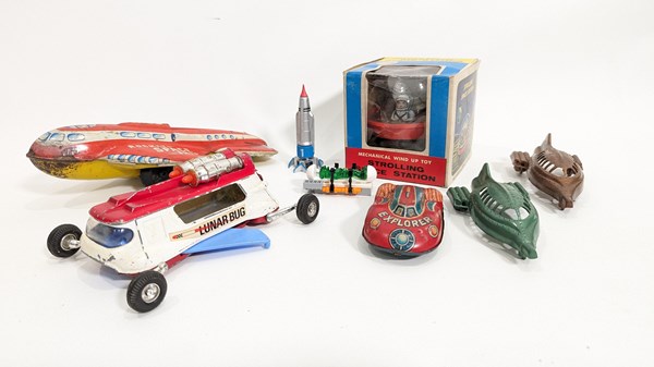 Lot 122 - SPACE TOYS