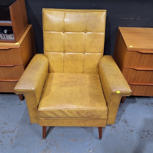 Lot 446 - ARM CHAIR