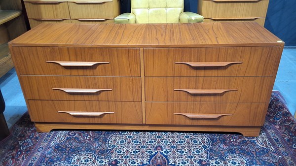 Lot 456 - SIDEBOARD