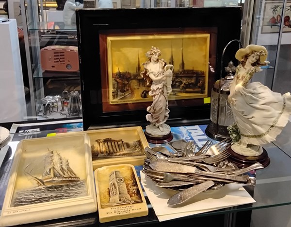 Lot 1314 - ORNAMENTS