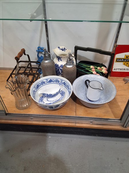 Lot 1353 - HOMEWARES LOT