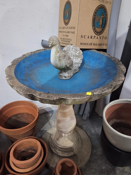 Lot 489 - BIRDBATH