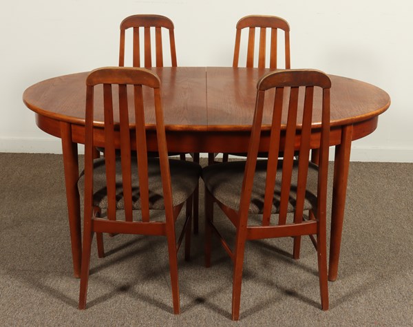 Lot 58 - DINING SUITE