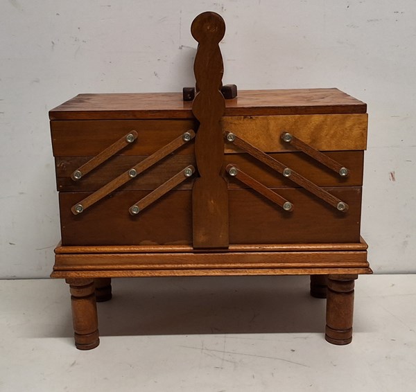 Lot 423 - SEWING CADDY