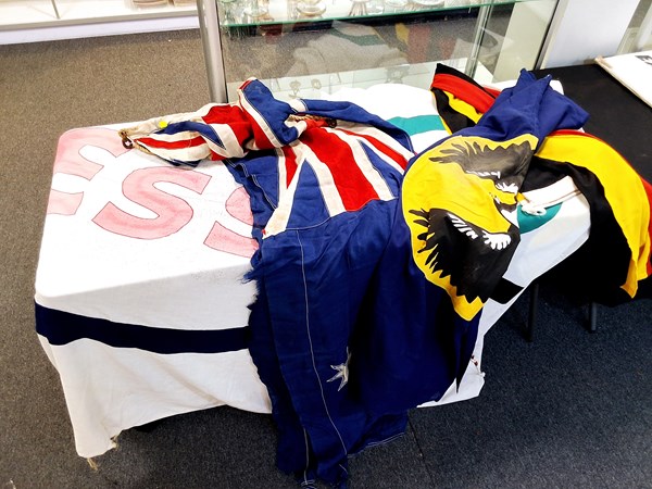 Lot 1325 - FLAGS