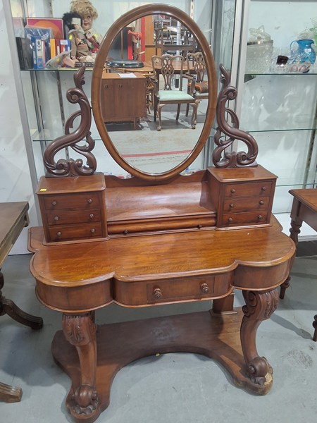 Lot 269 - DRESSING TABLE