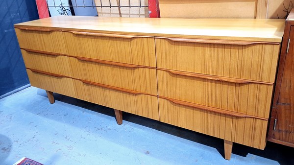 Lot 319 - SIDEBOARD