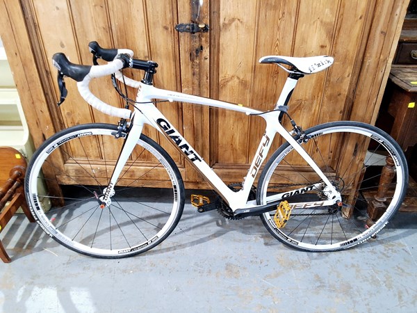 Lot 321 - ROAD BICYCLE