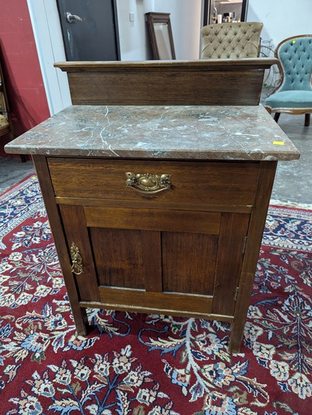 Lot 7 - SIDE CABINET