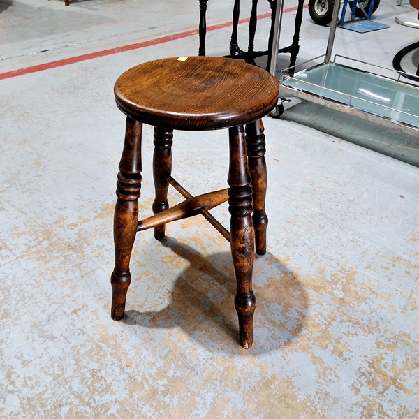 Lot 57 - STOOL