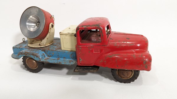 Lot 118 - TIN TRUCK