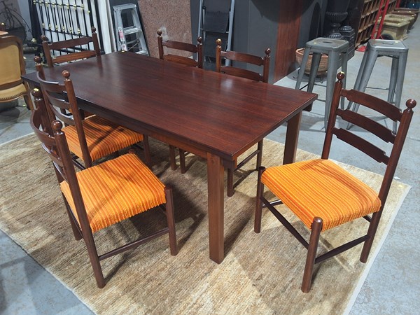 Lot 324 - DINING SUITE