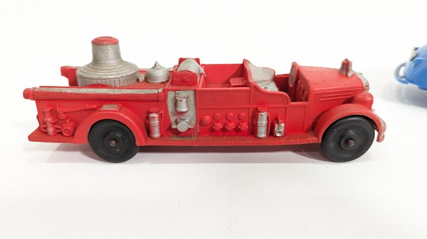 Lot 32 - TOY CARS