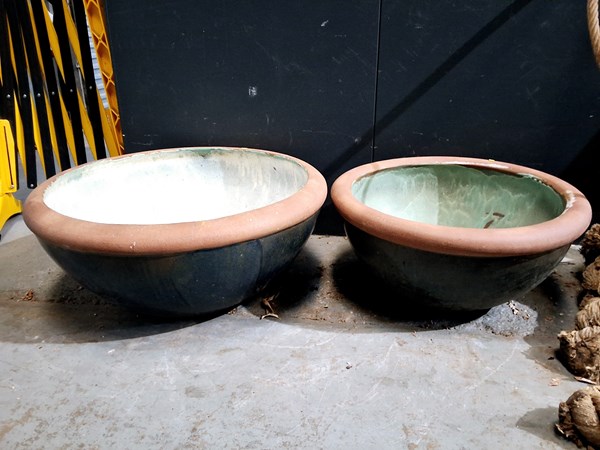 Lot 350 - PLANTER BOWLS