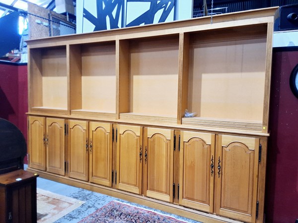 Lot 24 - LARGE WALL UNIT