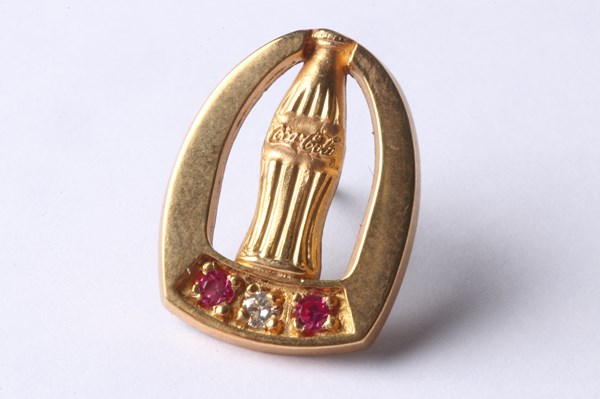 Lot 1009 - GOLD PIN