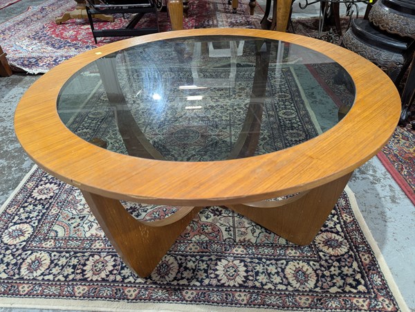 Lot 80 - COFFEE TABLE