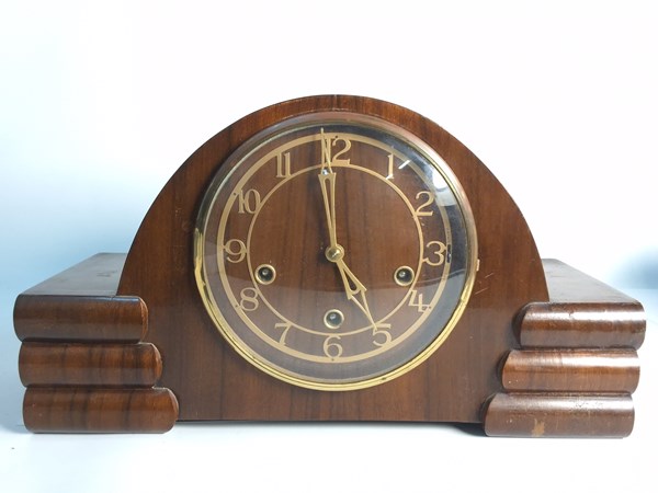 Lot 1315 - MANTEL CLOCK