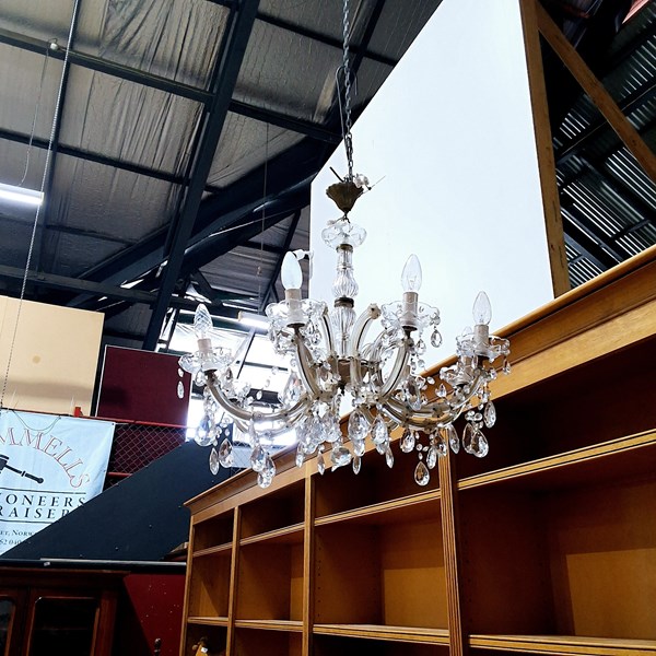 Lot 35 - CHANDELIER