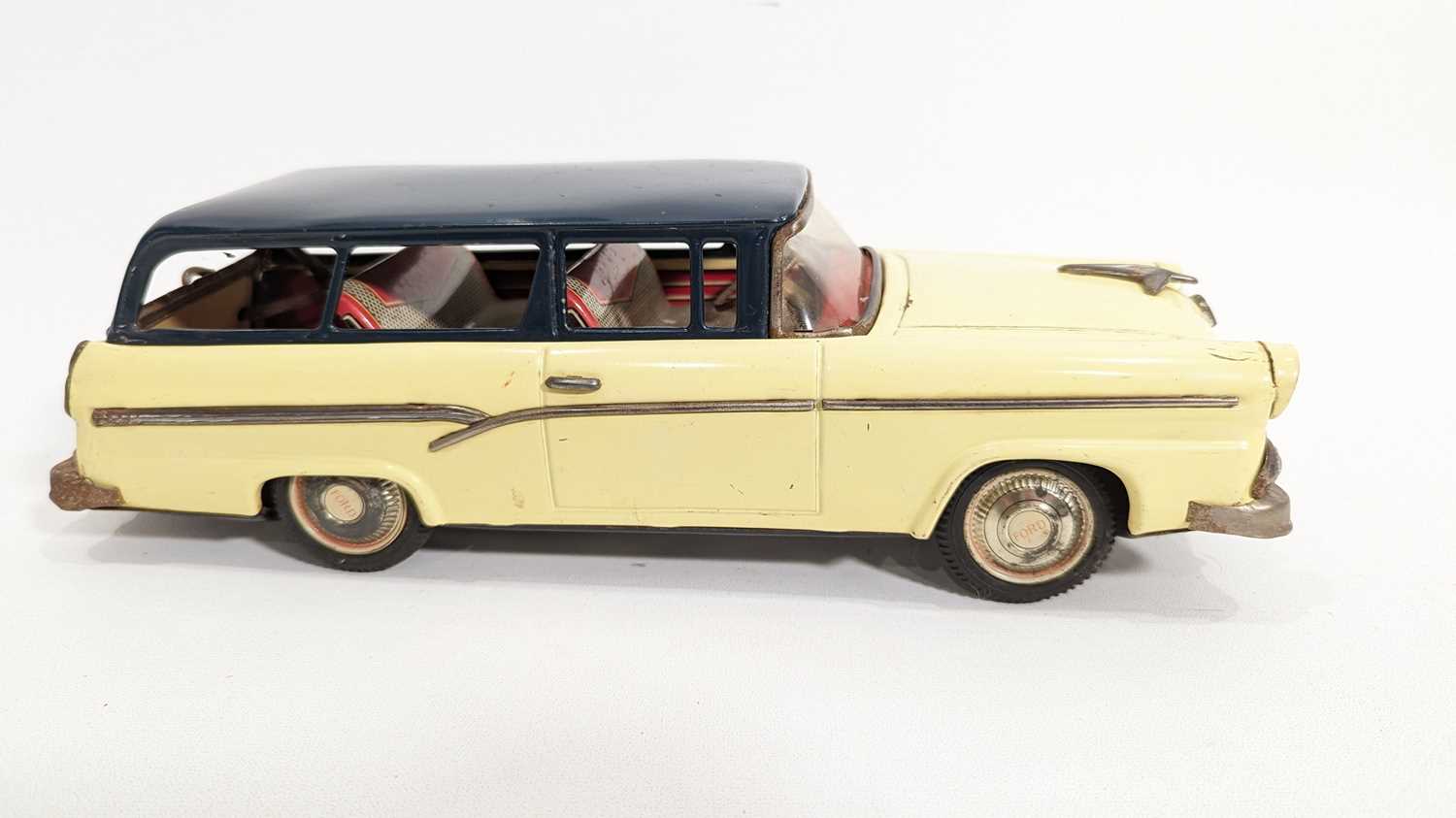 Lot 28 - TIN CAR