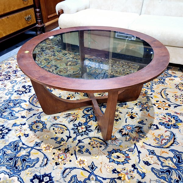 Lot 42 - COFFEE TABLE