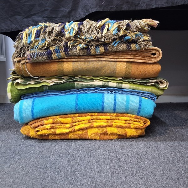 Lot 1423 - WOOLLEN BLANKETS