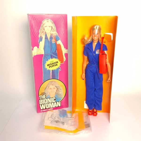 Lot 1422 - THE BIONIC WOMAN