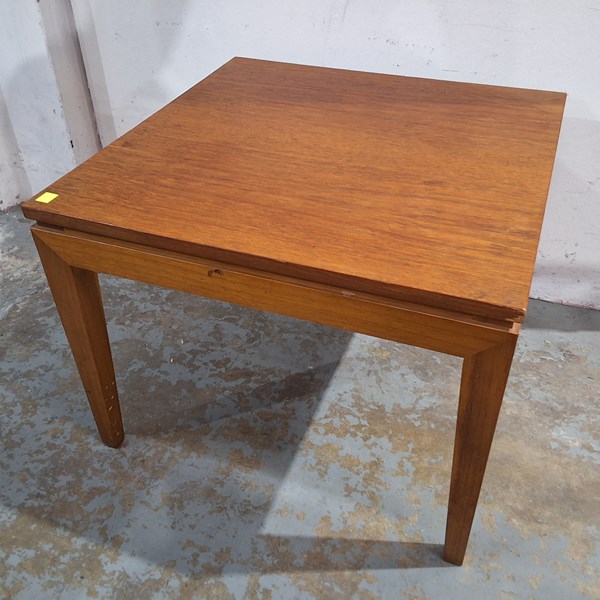 Lot 347 - COFFEE TABLE