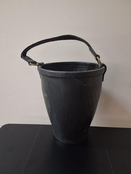 Lot 309 - BUCKET