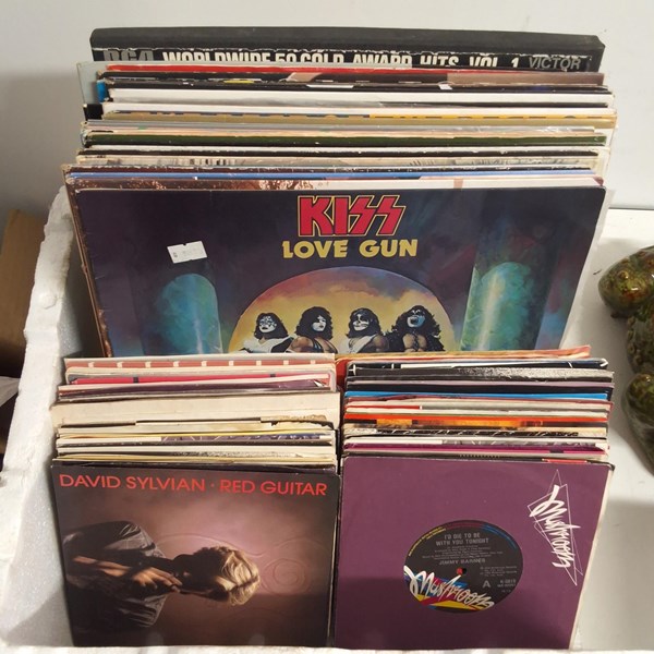 Lot 1169 - VINYL RECORDS