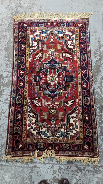 Lot 107 - RUG