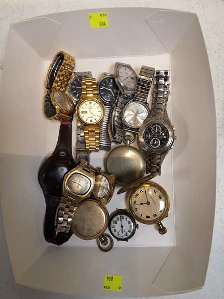 Lot 1079 - WATCHES