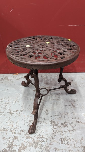 Lot 184 - GARDEN TABLE