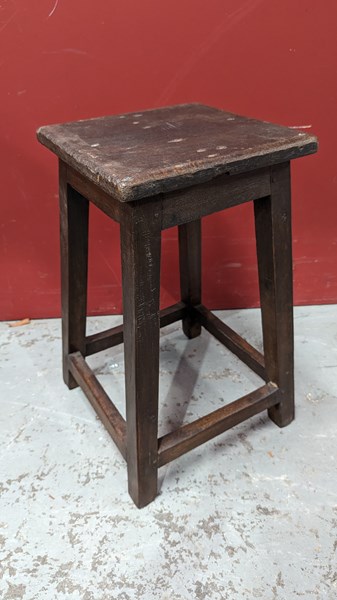 Lot 197 - STOOL