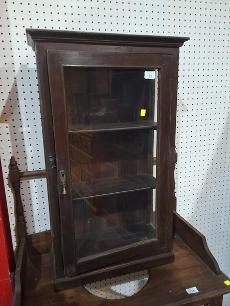 Lot 135 - SHOP DISPLAY