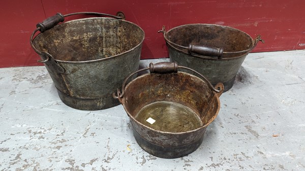 Lot 133 - BUCKETS