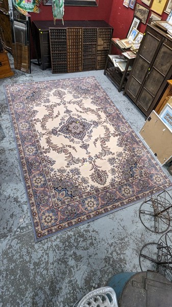 Lot 105 - RUG