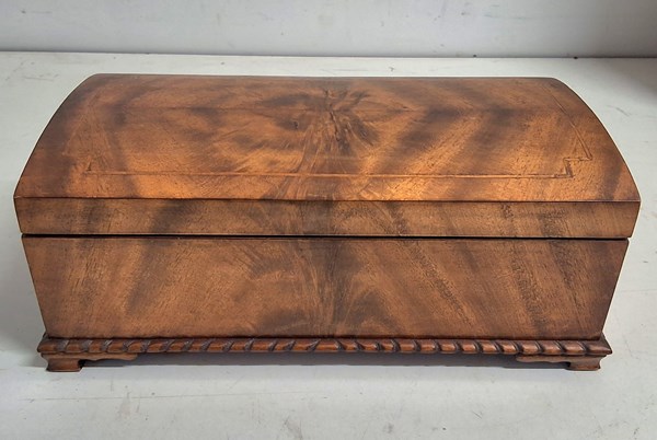 Lot 1269 - TIMBER BOX