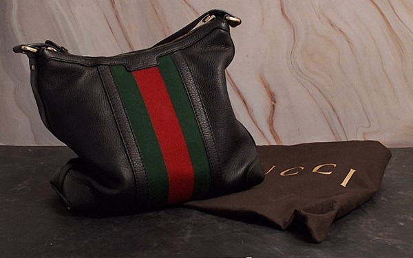 Lot 1433 - GUCCI HANDBAG