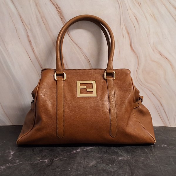 Lot 1432 - FENDI HANDBAG