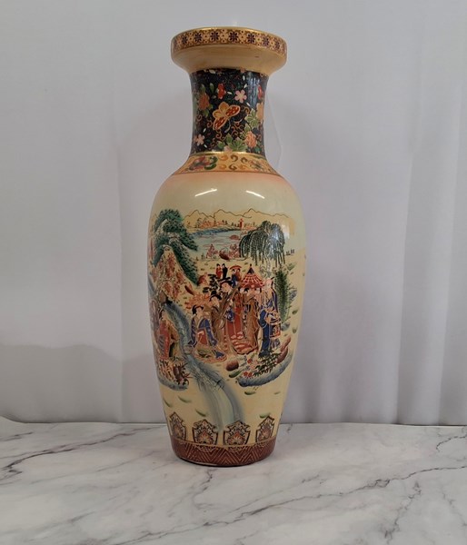 Lot 1437 - CHINESE FLOOR VASE