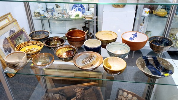 Lot 1462 - STUDIO POTTERY BOWLS