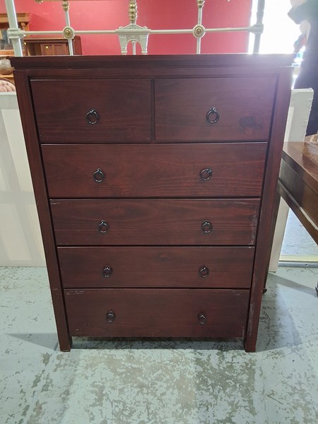 Lot 153 - BEDROOM CHEST