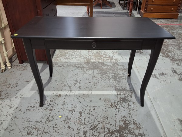 Lot 151 - TABLE